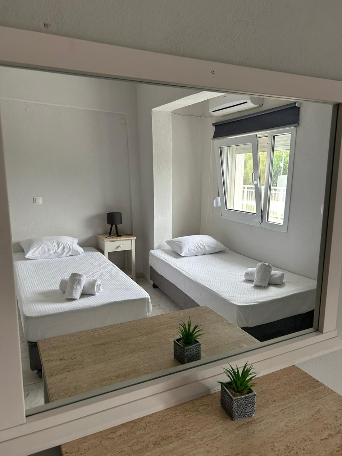 Marele Hills Apartments Néa Fókaia Szoba fotó